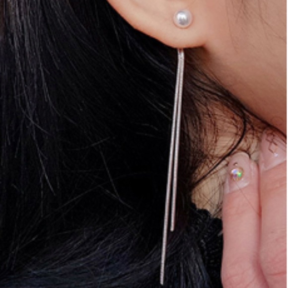 Pearl Earrings with a tassle - Picture 2 of 2